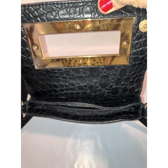 Michael Kors Vintage Black Croc Embossed Crossbody Leather Gold Hardware & Chain - Picture 3 of 6